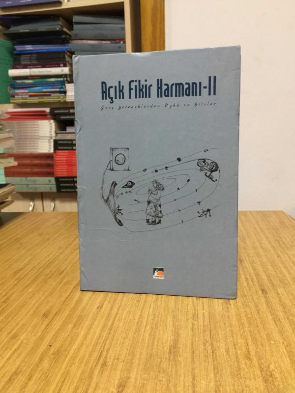Açık Fikir Harmanı - II Genç Yeteneklerden Öykü ve Şiirler [Ciltli]