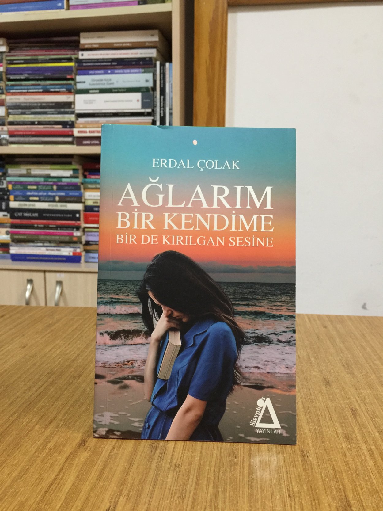 Ağlarım Bir Kendime Bir De Kırılgan Sesine - Erdal Çolak