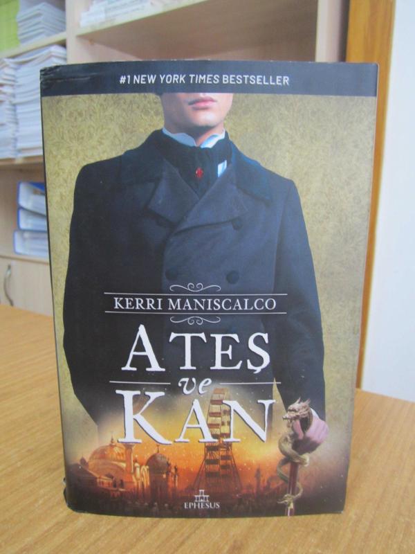Ateş ve Kan - Kerri Maniscalco ( Özgün Adı: Capturing The Devil ) [Ciltli - Şömizli]