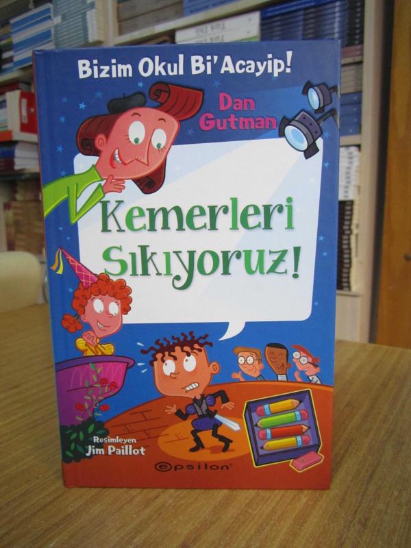 Bizim Okul Bi Acayip! / Kemerleri Sıkıyoruz