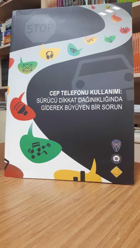 Cep Telefonu Kullanımı: Sürücü Dikkat Dağınıklığında Giderek Büyüyen Bir Sorun