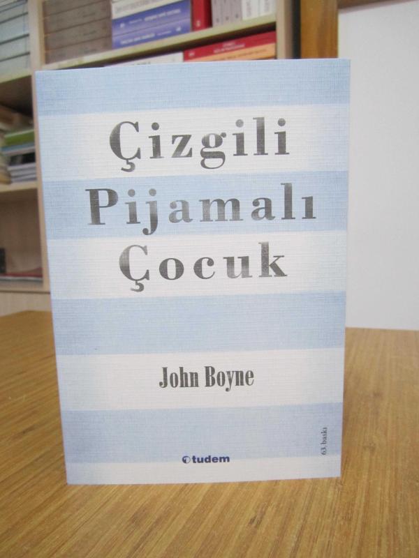 Çizgili Pijamalı Çocuk - John Boyne