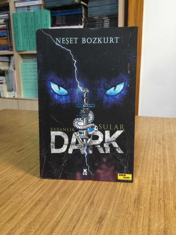 Dark Karanlık Sular - Neşet Bozkurt