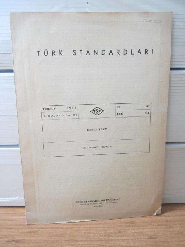 ENDÜSTRİ Fen ve Sanğat - Yıl 24 - Sayı 3 - 2nci Teşrin 1938 ( Kurucusu İ. Pertev Endüstri ) - Türkiyede fen ve sanğat mefkuresine ve uzman işçi kültür