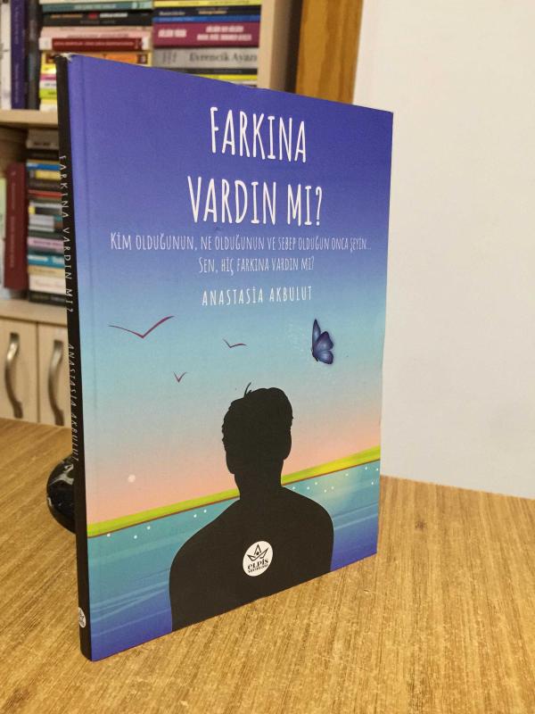 Farkına Vardın Mı ? - Anastasia Akbulut