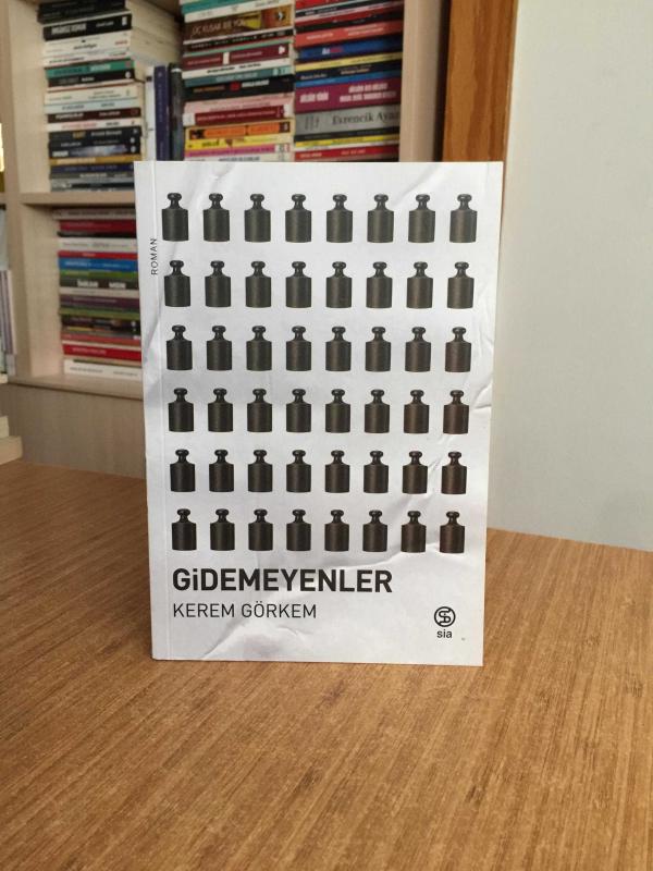 Gidemeyenler - Kerem Görkem