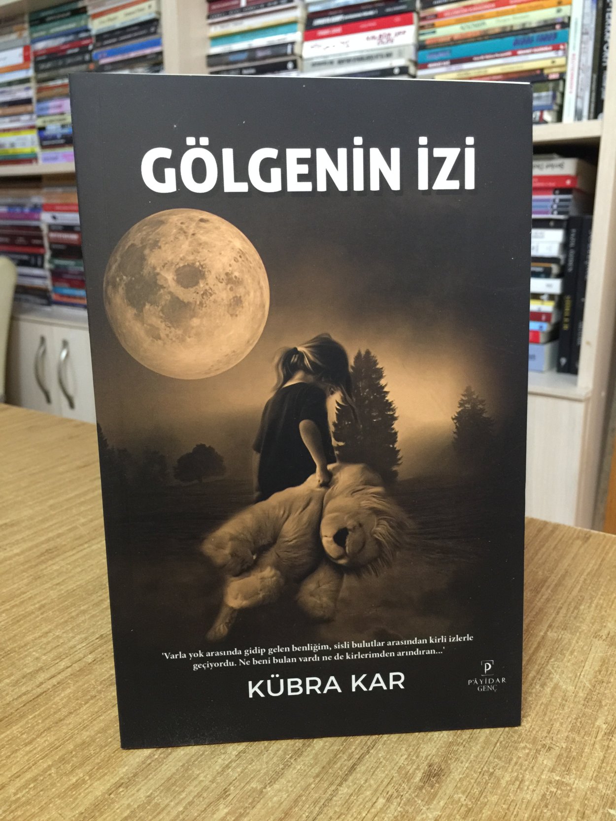 Gölgenin İzi - Kübra Kar