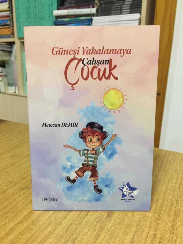 Güneşi Yakalamaya Çalışan Çocuk - Metecan Demir