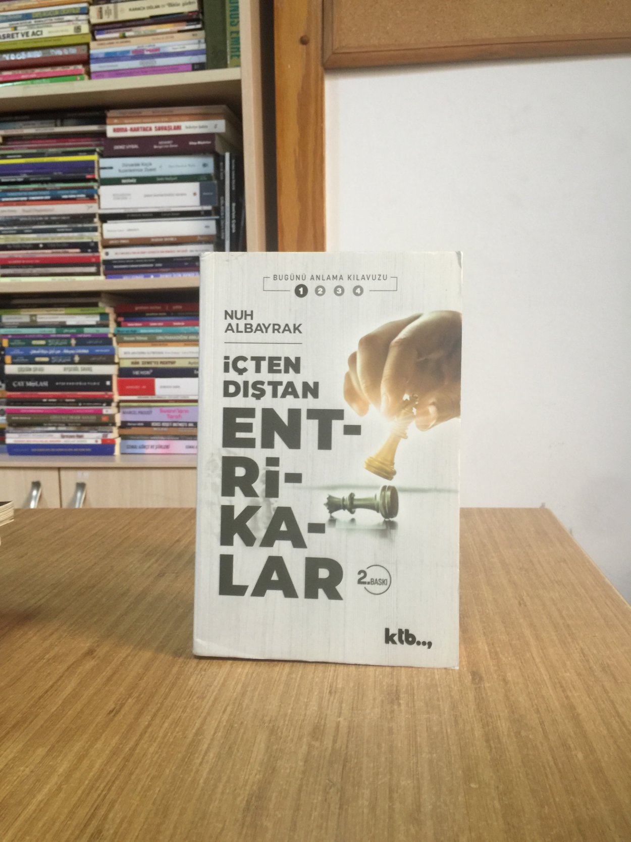İçten Dıştan Entrikalar - Nuh Albayrak