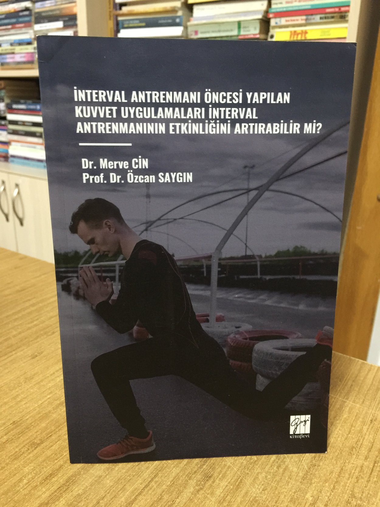 İnterval Antrenmanı Öncesi Yapılan Kuvvet Uygulamaları İnterval Antrenmanının Etkinliğini Artırabilir Mi?