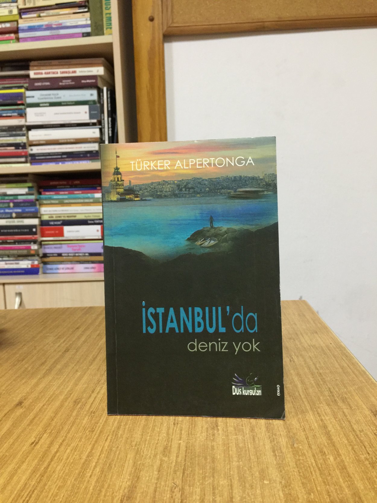 İstanbul'da Deniz Yok - Türker Alpertonga