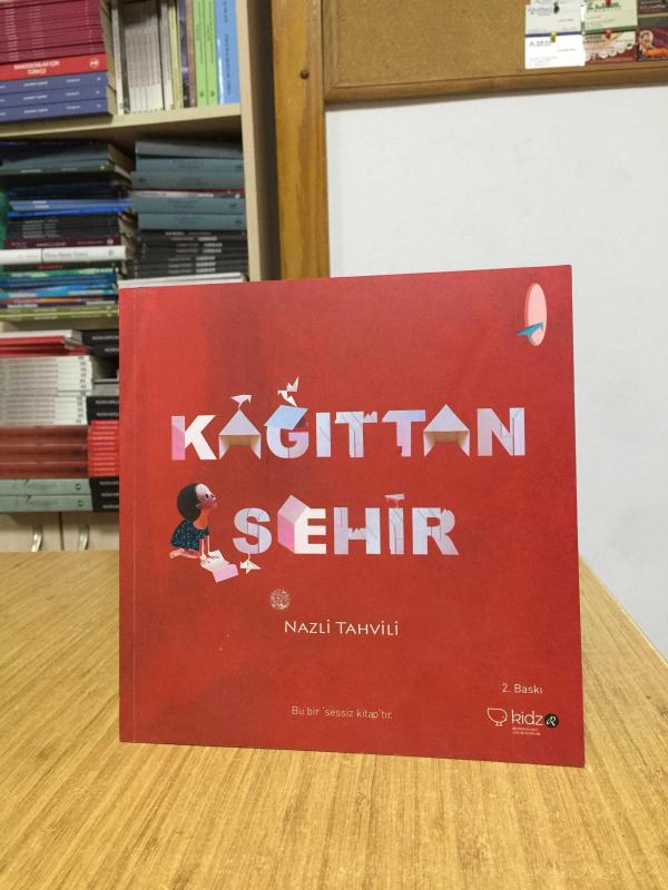 Kağıttan Şehir - Nazli Tahvili