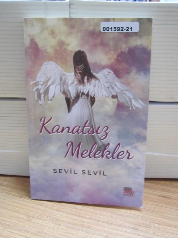 Kanatsız Melekler (İmzalı)