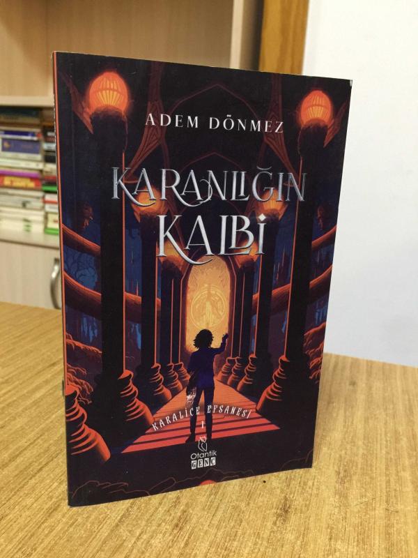 Karanlığın Kalbi - Adem Dönmez
