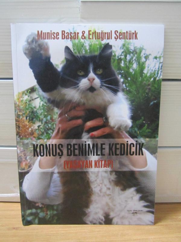 Konuş Benimle Kedicik - Yaşayan Kitap