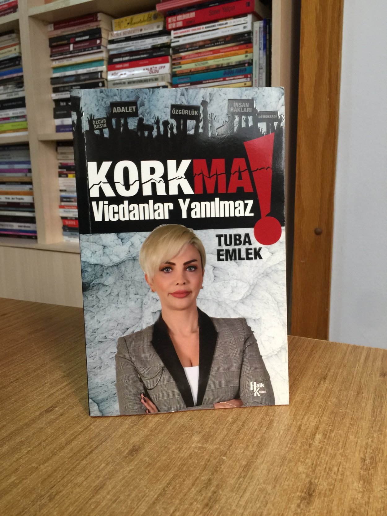 Korkma Vicdanlar Yanılmaz - Tuba Emlek
