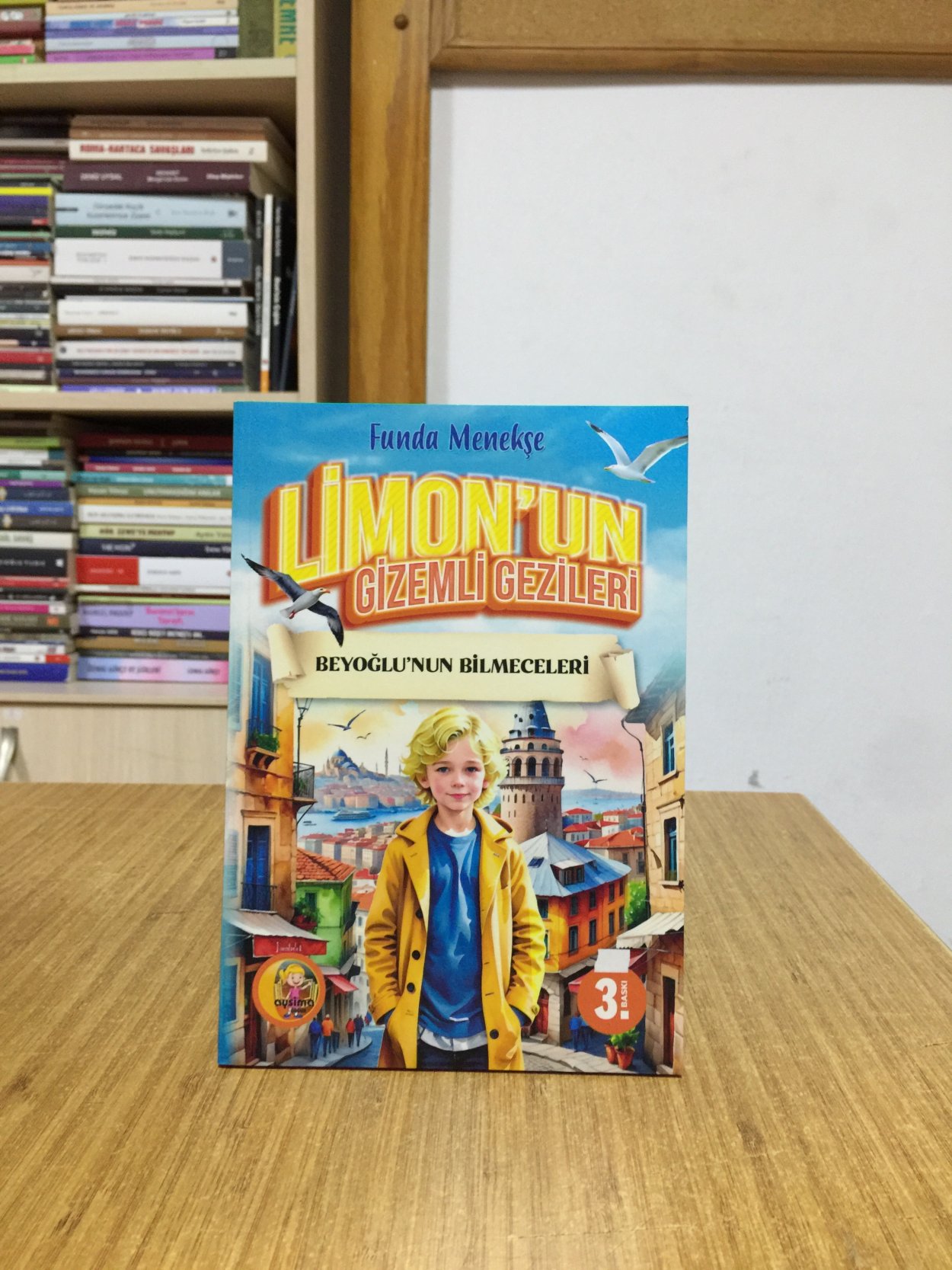 Limon'un Gizemli Gezileri Beyoğlu'nun Bilmeceleri - Funda Menekşe