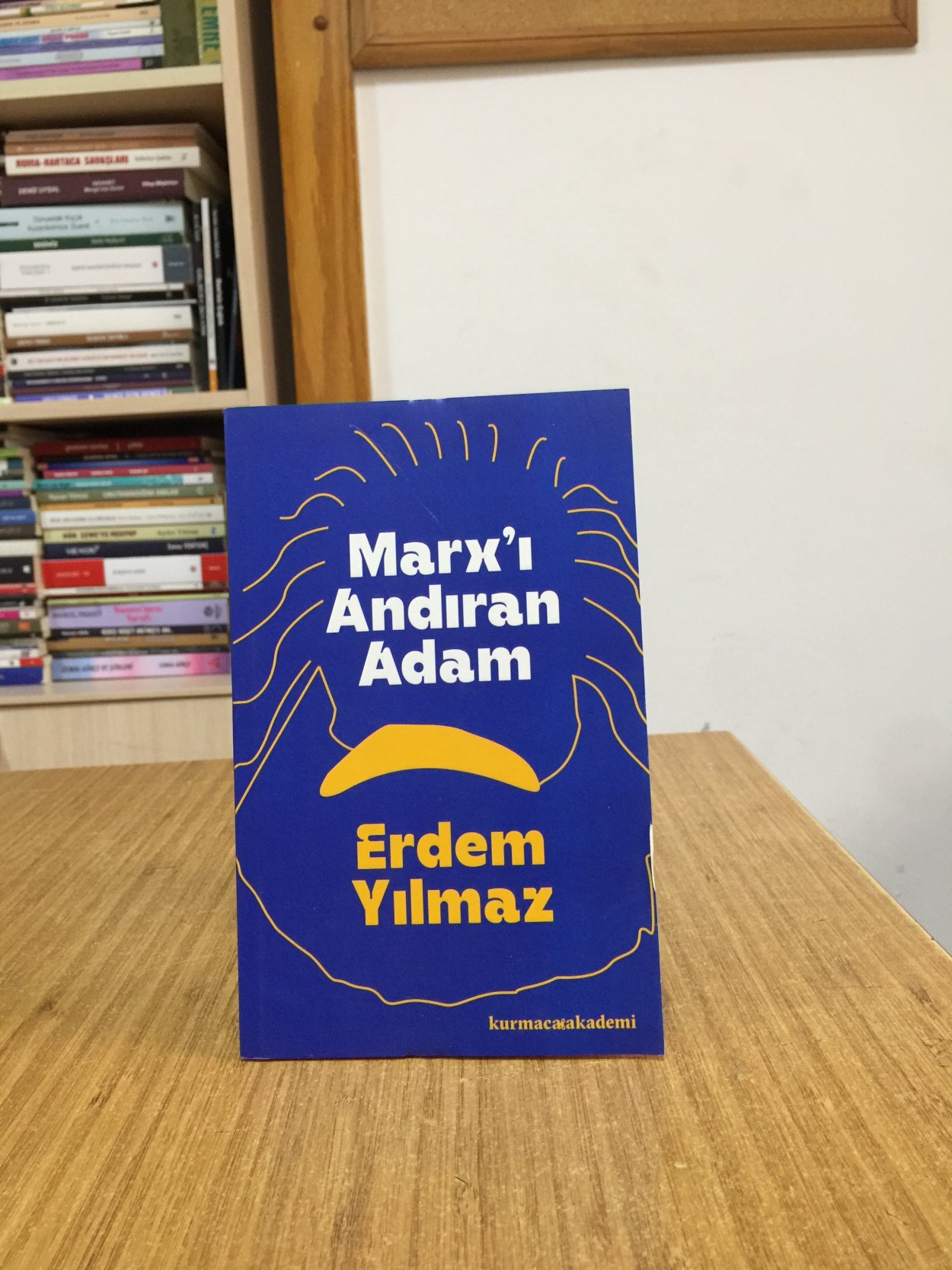 Marx'ı Andıran Adam - Erdem Yılmaz