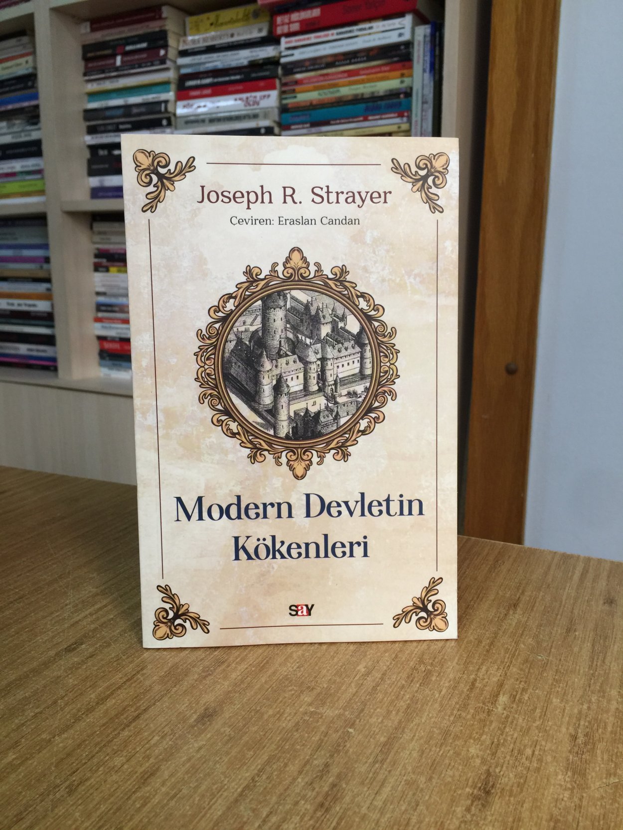 Modern Devletin Kökenleri - Joseph R. Strayer