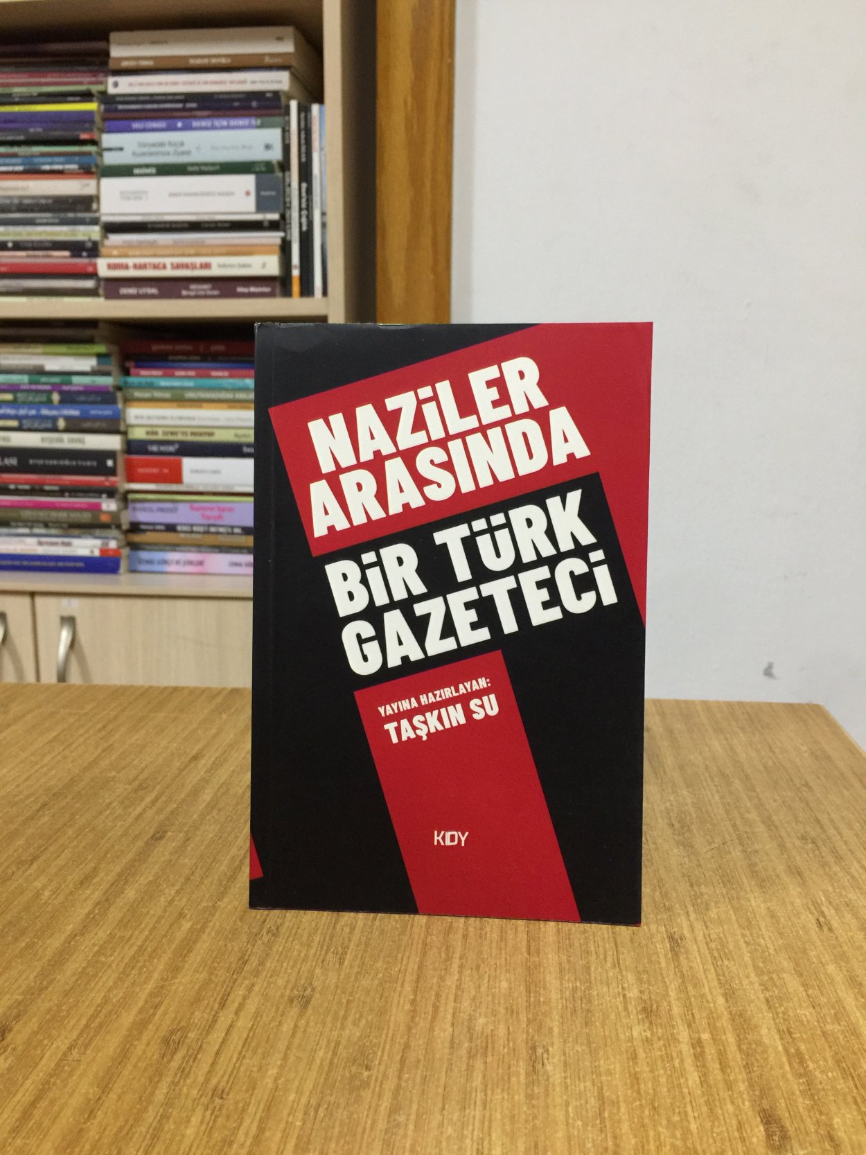 Naziler Arasında Bir Türk Gazeteci - Taşkın Su