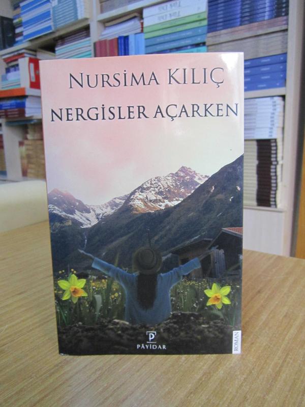 Nergisler Açarken - Nursima Kılıç