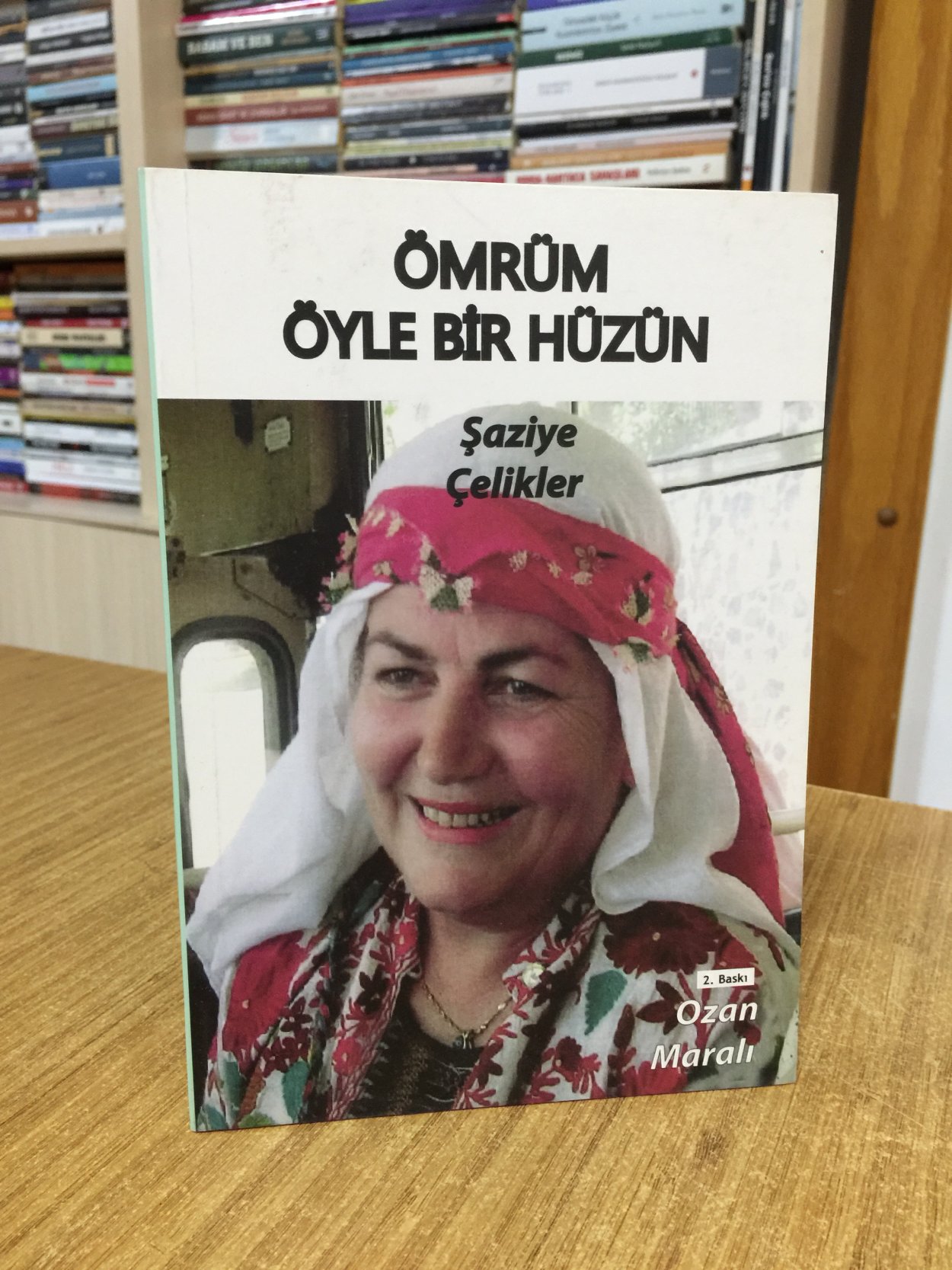 Ömrüm Öyle Bir Hüzün - Şaziye Çelikler (Ozan Maralı)