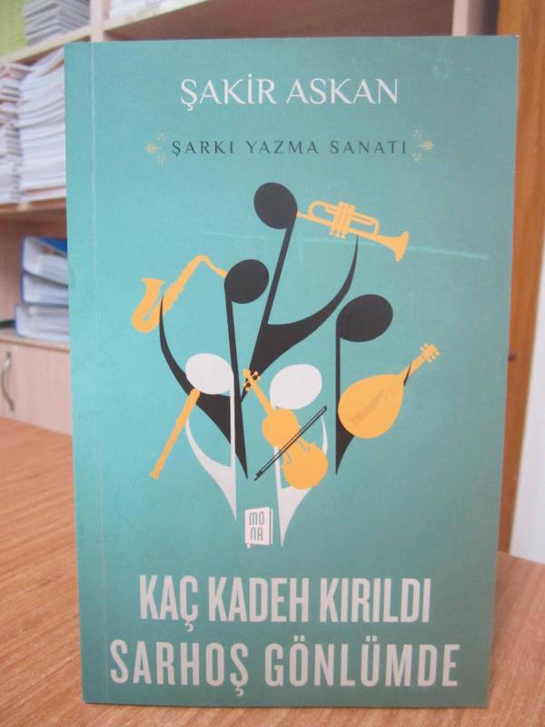 Şarkı Yazma Sanatı Kaç Kadeh Kırıldı Sarhoş Gönlümde - Şakir Askan