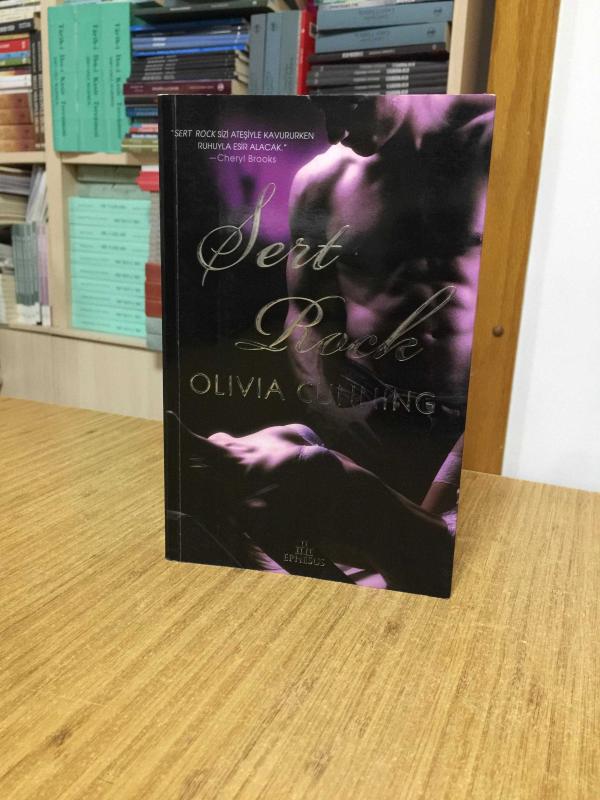 Sert Rock - Olivia Cunning
