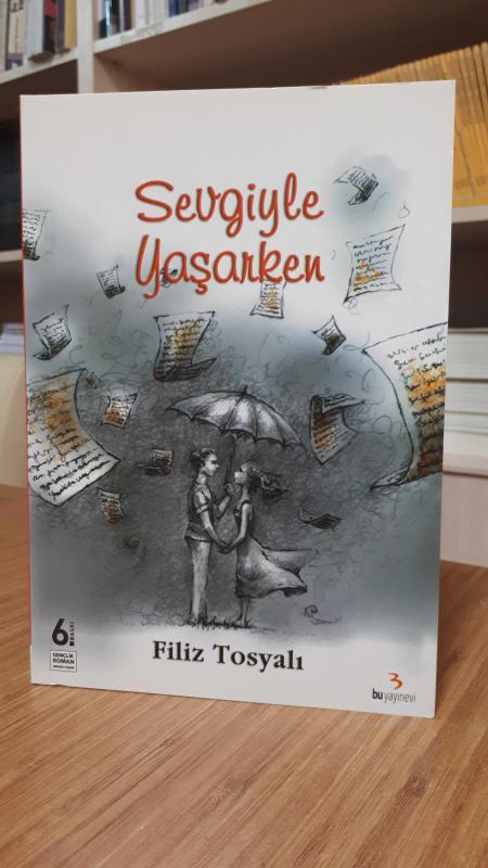 Sevgiyle Yaşarken