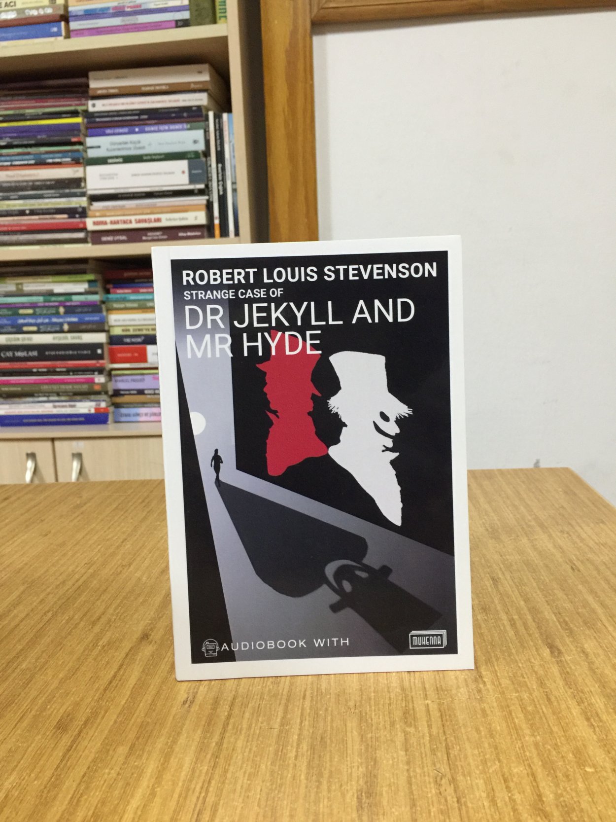 Strange Case of Dr Jekyll and Mr Hyde - Robert Louis Stevenson