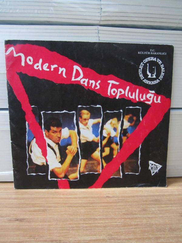 TC Kültür Bakanlığı Devlet Opera ve Balesi Modern Dans Topluluğu 1993/94 - Sayı 2 ( Beyhan A. MURPHY )
