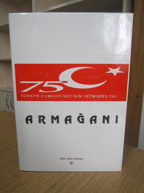 Türkiye Cumhuriyeti'nin Yetmişbeş Yılı Armağanı [Ciltli Şömizli]