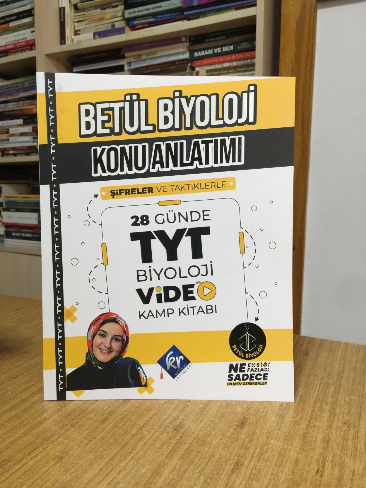 TYT Betül Biyoloji Konu Anlatımı 28 Günde Video Kamp Kitabı KR Akademi Yayınları