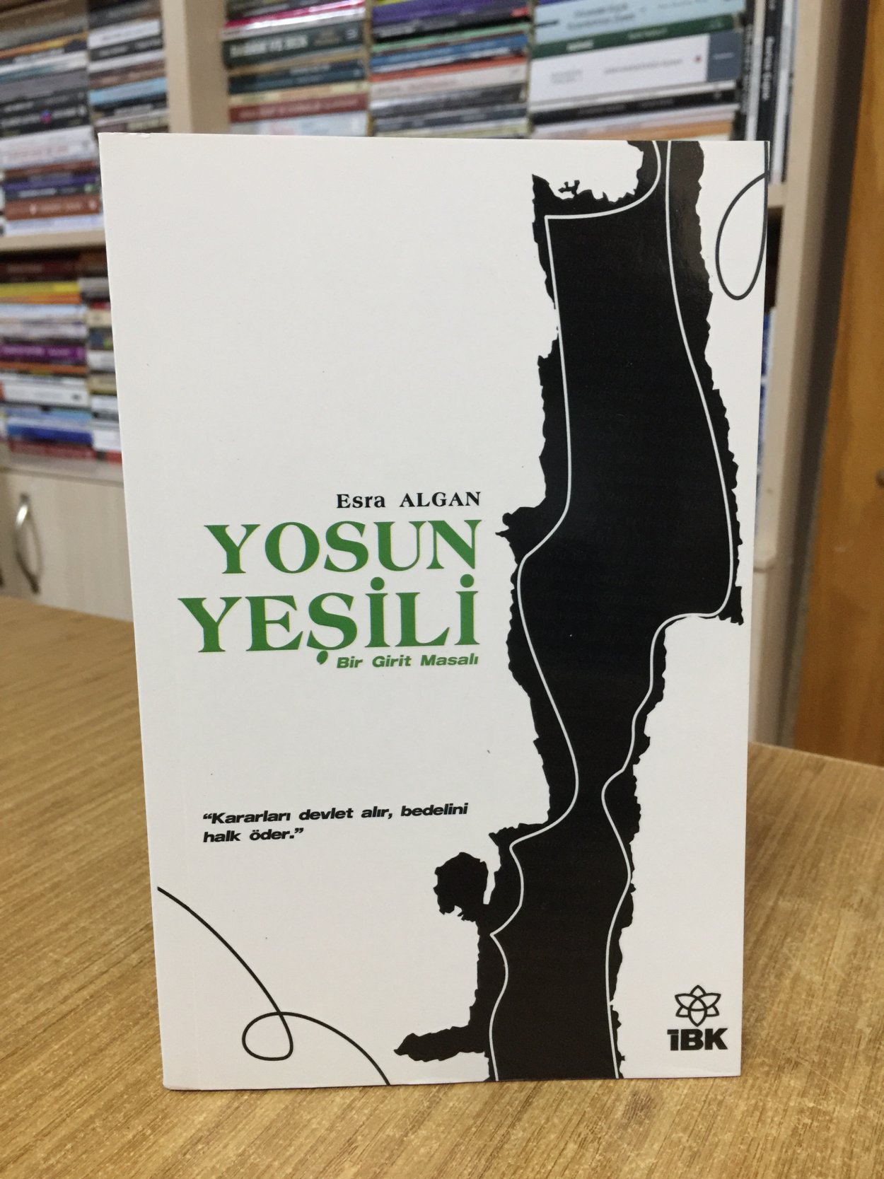 Yosun Yeşili Bir Girit Masalı - Esra Algan